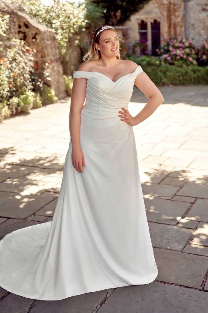 Envy by Phoenix PH5083 Curves wedding dress 