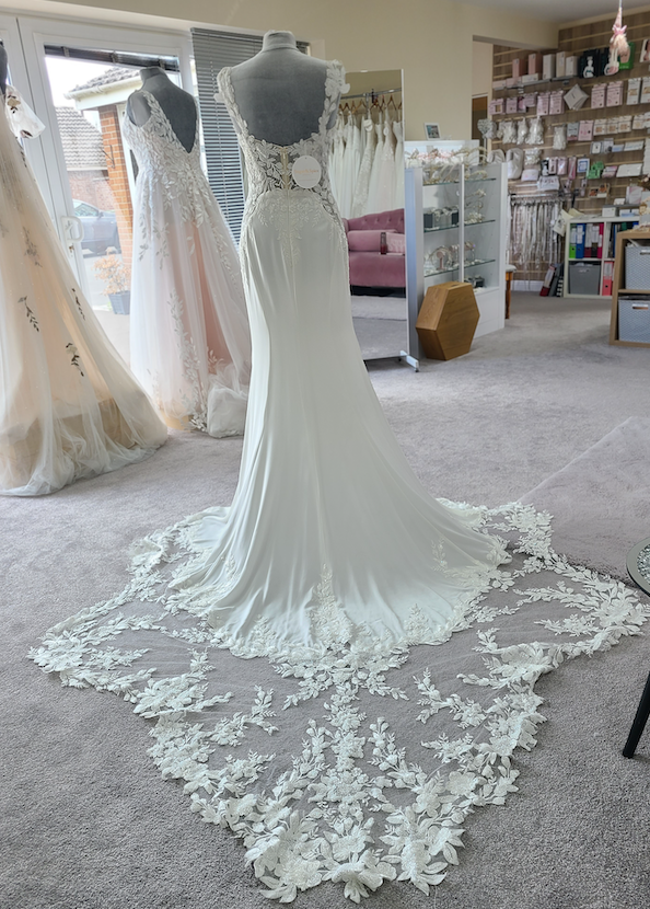Tiffanys wedding dress Pelegrino Ivory Sale applique train,