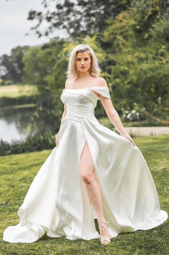 Phoenix Gowns 23146 wedding dress