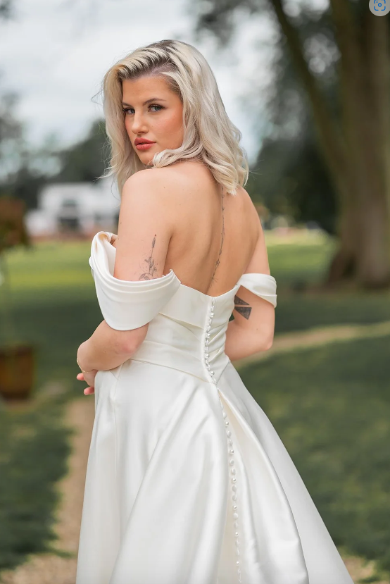 Phoenix Gowns 23146 wedding dress