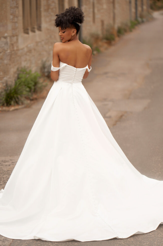 Phoenix Gowns PH5081 wedding dress