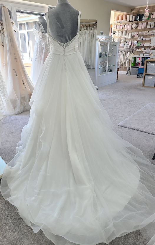 Private label wedding dress Ruffle bottom hanky hem bottom wedding dress Sale Hadley