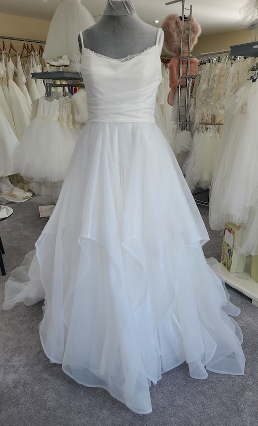 Private label wedding dress Ruffle bottom hanky hem bottom wedding dress Sale Hadley