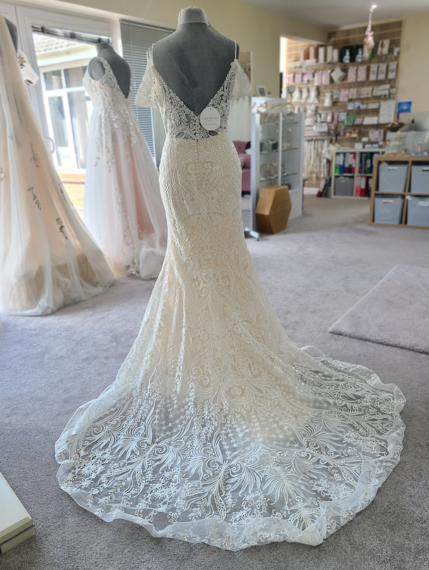 Private Label Ivory wedding dress sale  detachable sleeves 