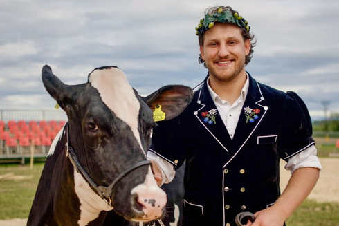 Lario Kramer mit gewonnenem Lebendpreis
