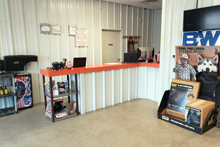 Texas Auto Performance Lobby