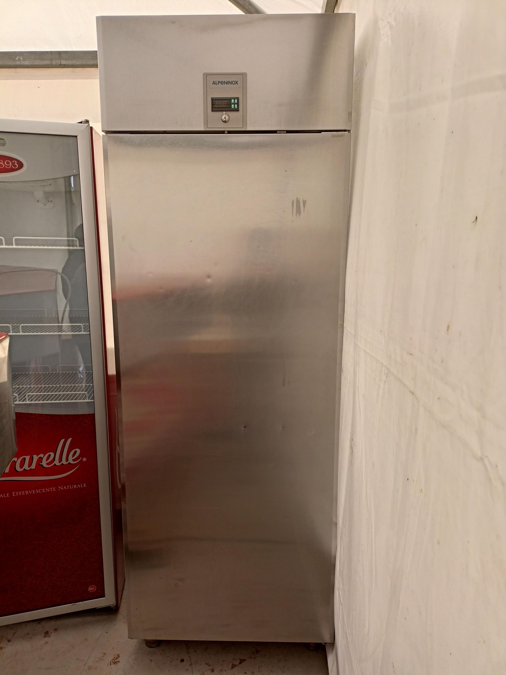 ARMADIO REFRIGERATO