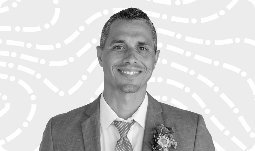 robin guzzo headshot