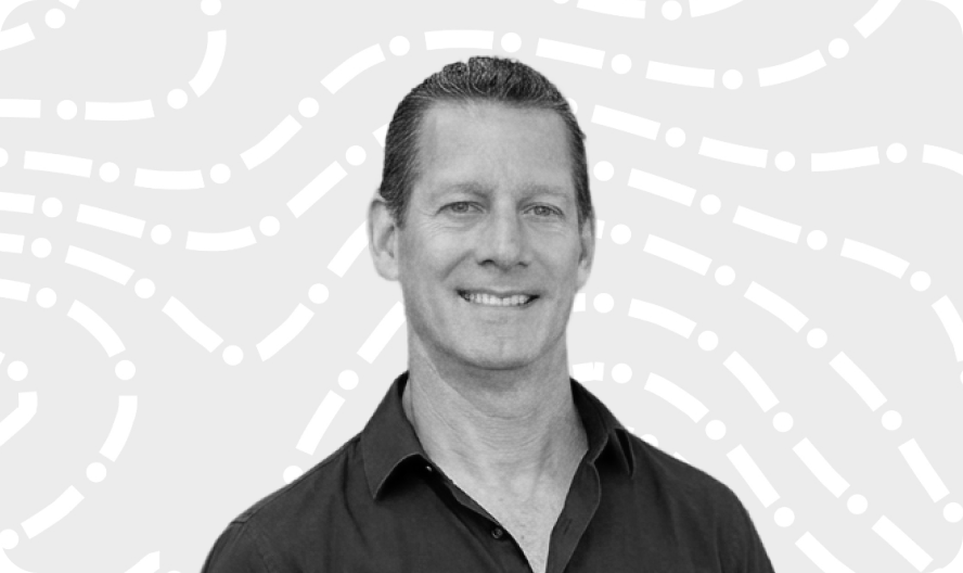 robin guzzo headshot