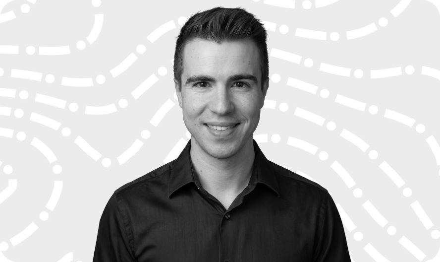 robin guzzo headshot