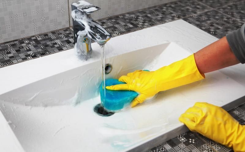 cleaning sink