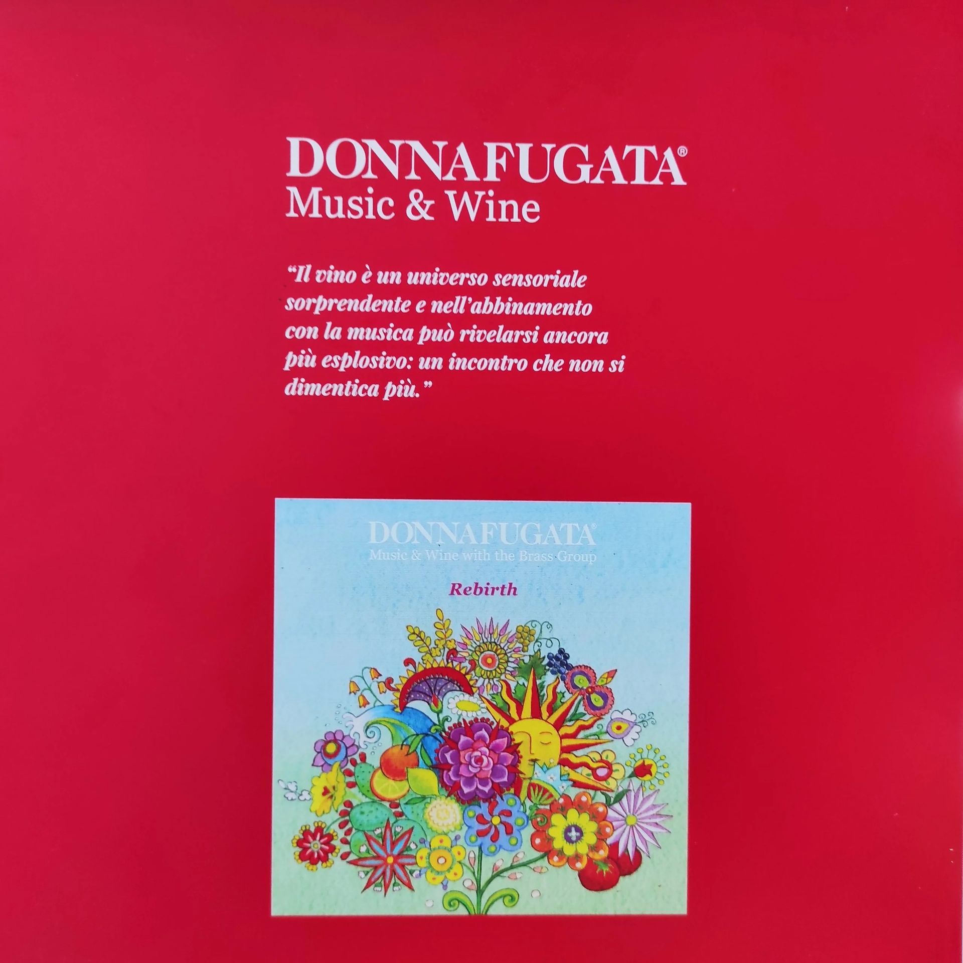 Poster rosso Donnafugata Music & Wine con etichetta floreale su design di bottiglia di vino