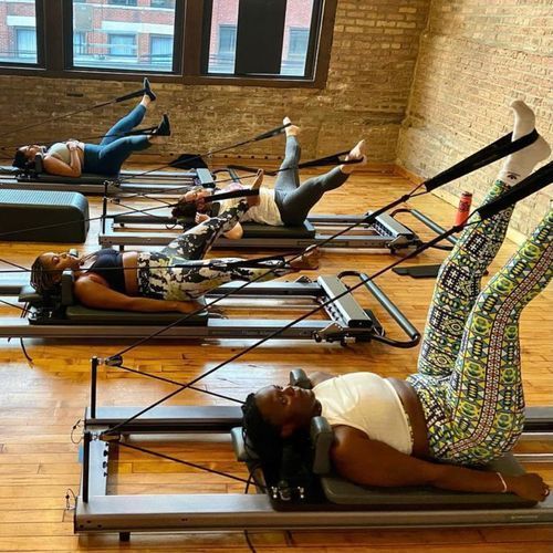 Small class Pilates
Pilates West Loop Chicago
Reformer + Teacher Training
Corporate wellness 
Posture Therapy 
best in class instruction
West loop strength