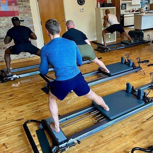 Small class Pilates
Pilates West Loop Chicago
Reformer + Teacher Training
Corporate wellness 
Posture Therapy 
best in class instruction
West loop strength