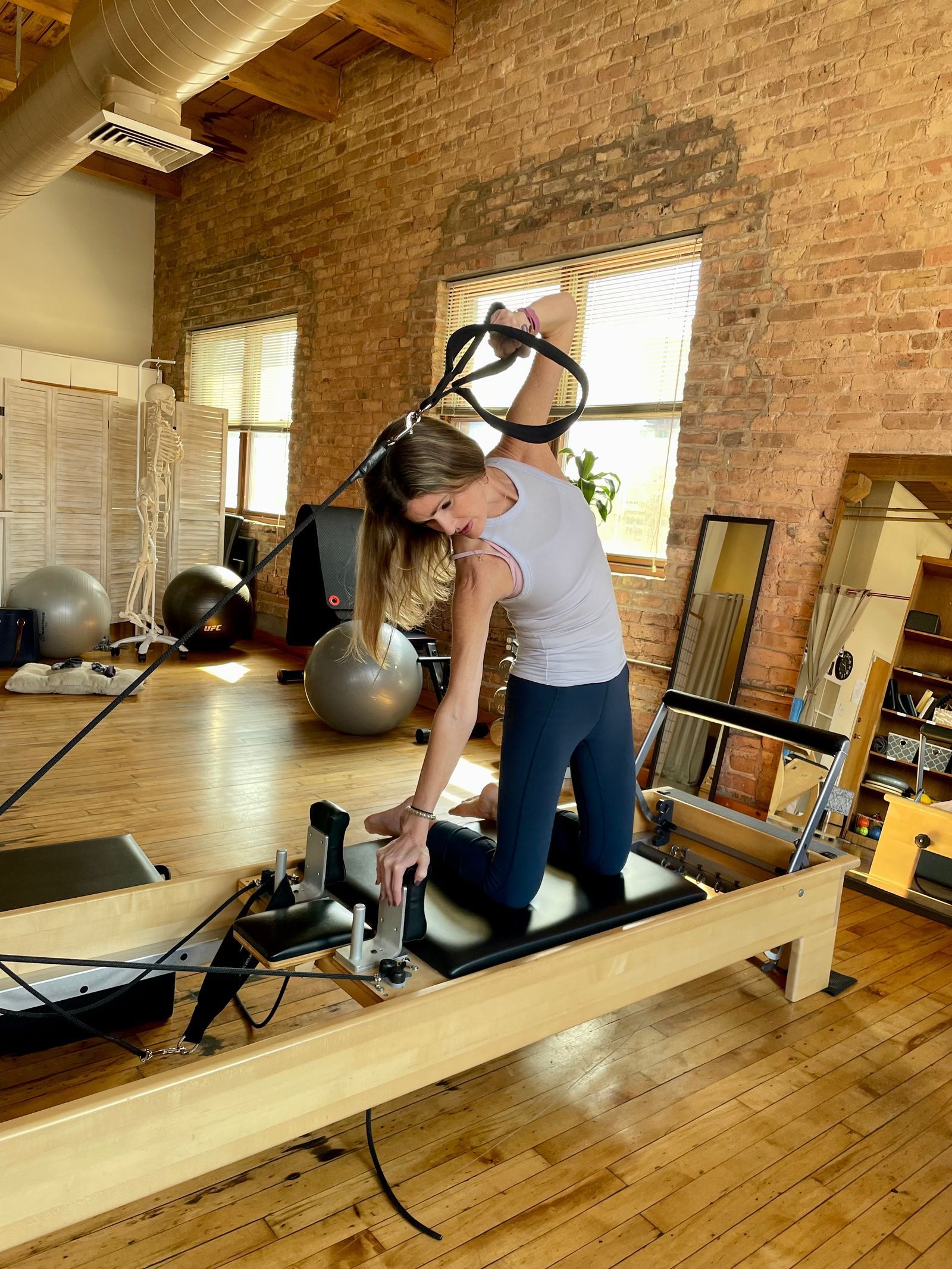 Small class Pilates
Pilates West Loop Chicago
Reformer + Teacher Training
Corporate wellness 
Posture Therapy 
best in class instruction
West loop strength