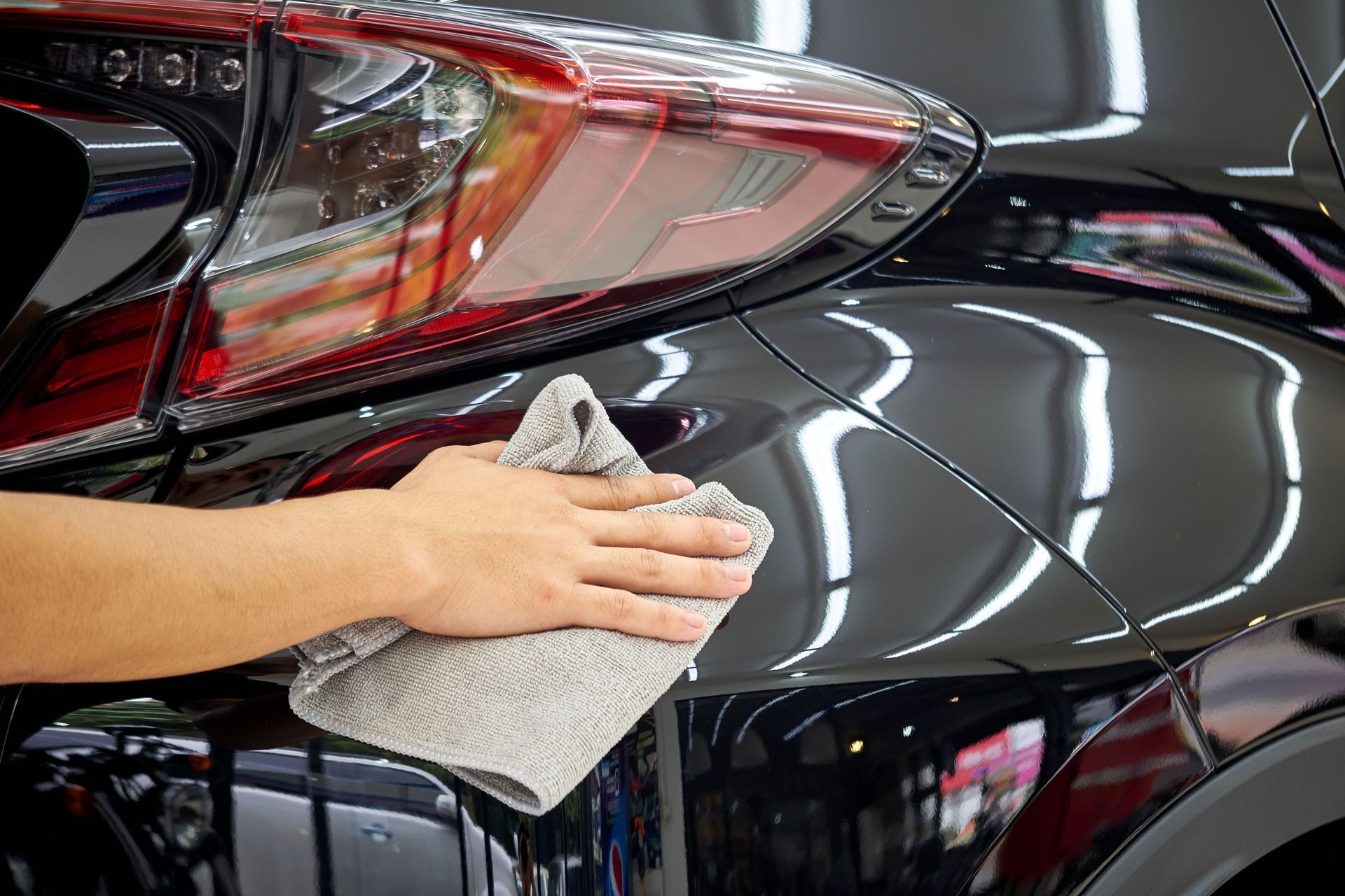 Ceramic coating chemical bonds