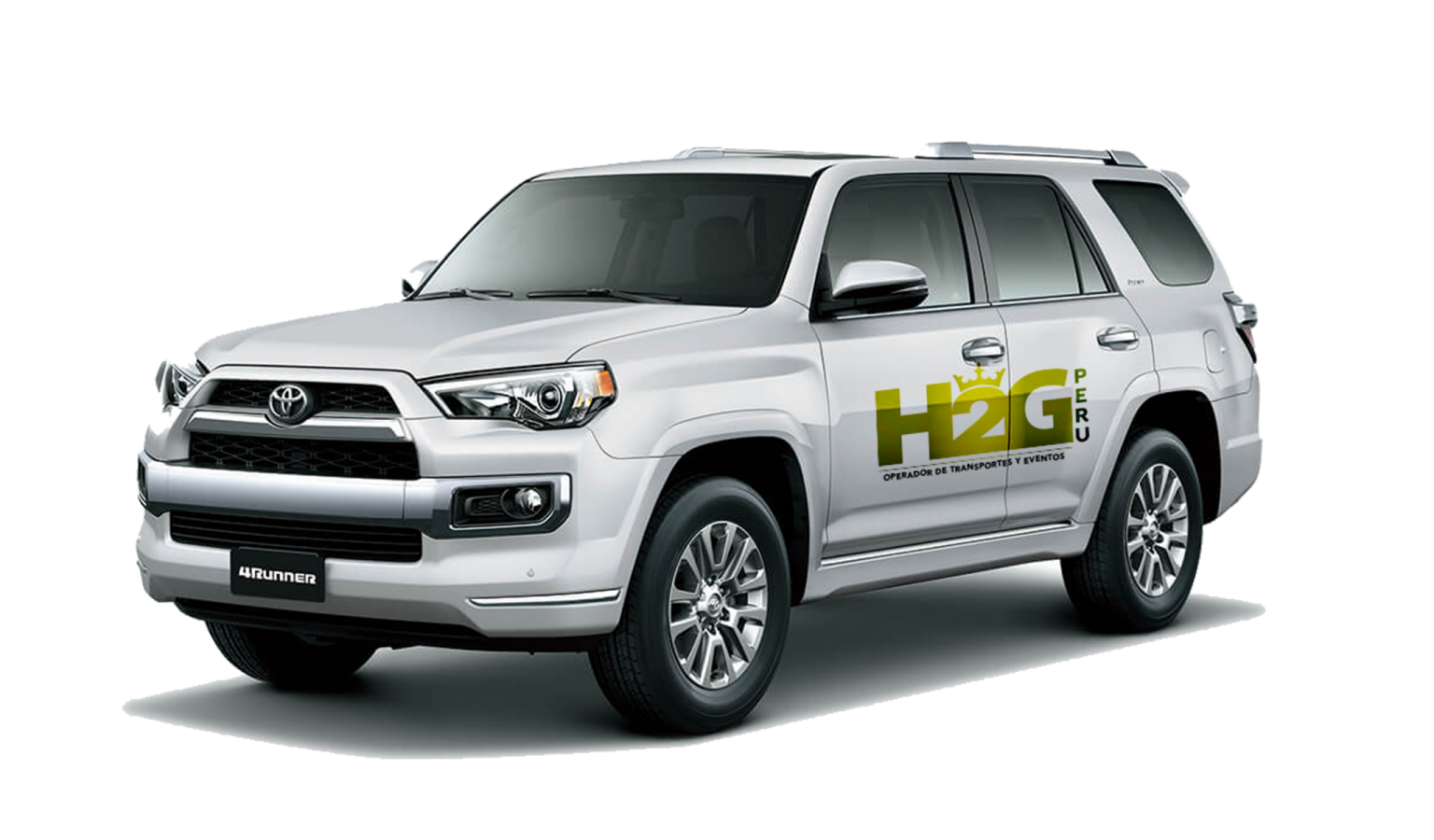 SUV plateado con el logotipo de HZG en el lateral, sobre un fondo blanco.