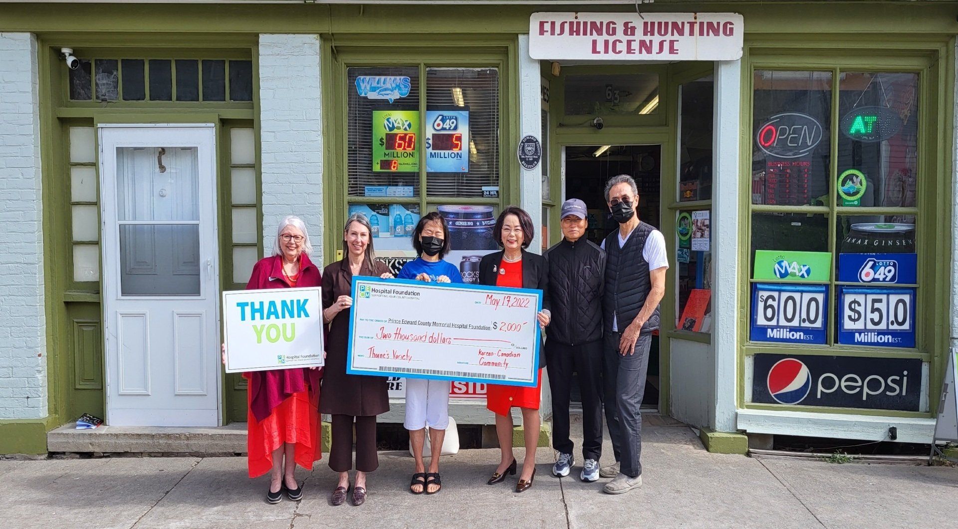 Cheque presentation with Korean-Canadian Community