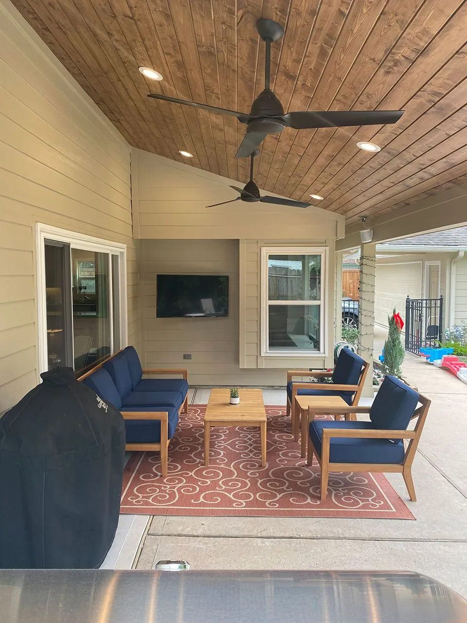 Porches 44