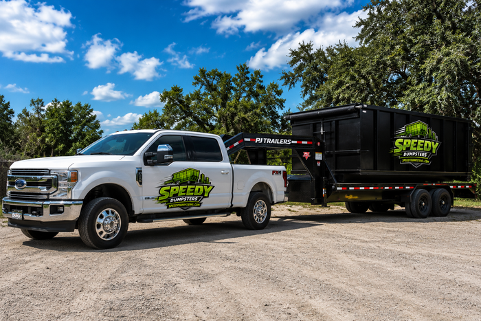 speedy dumpsters and transport logo
