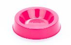 Cuenco de comida para mascotas de color rosa sobre fondo blanco.