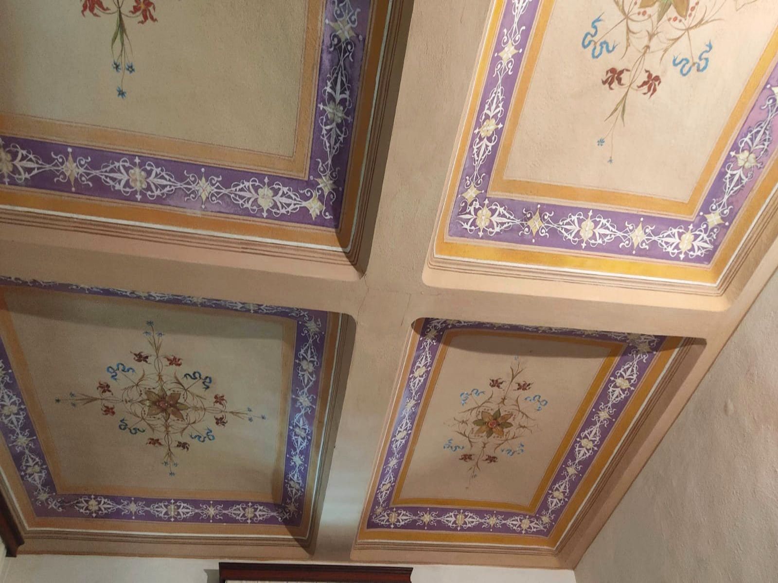 DECORAZIONE ARTISTICA INTERNI SOFFITTO CASSETTONI