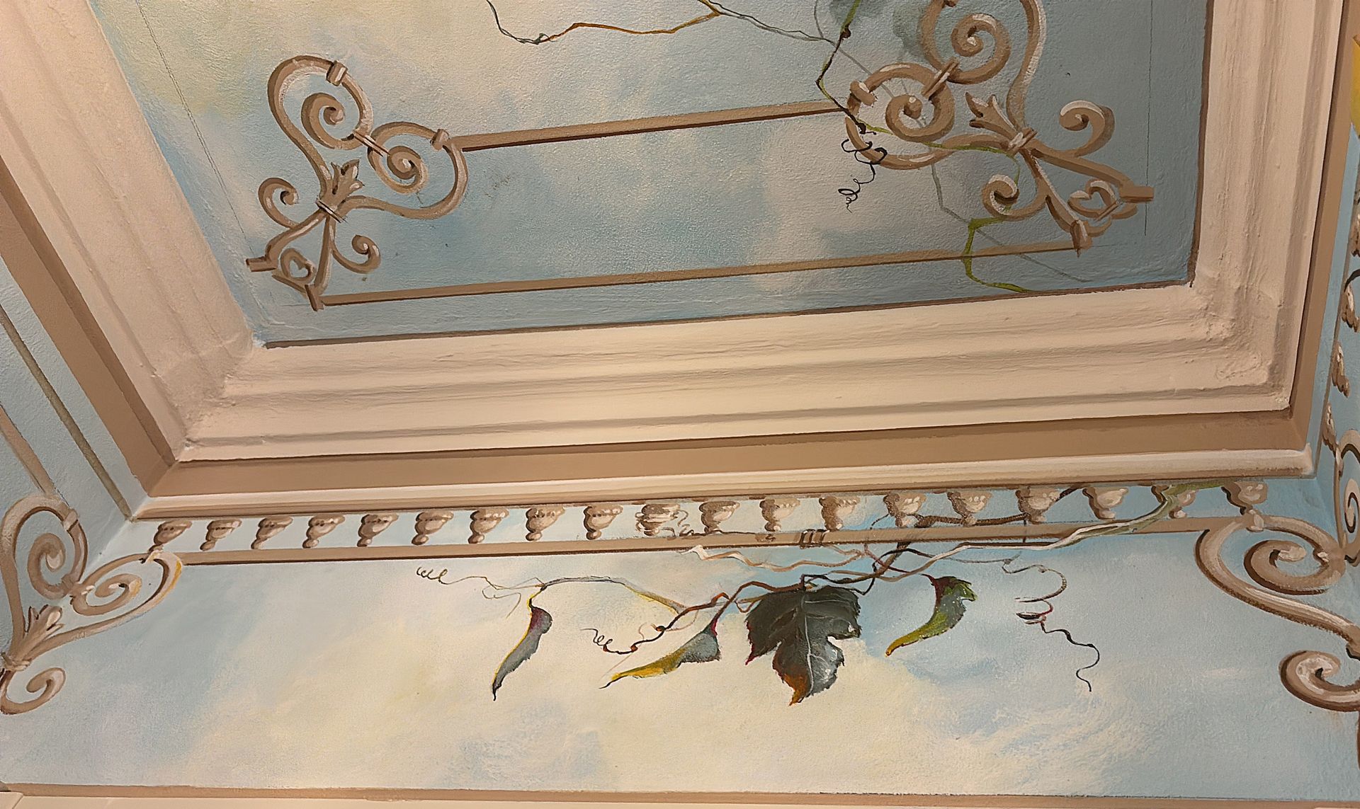 DECORAZIONE ARTISTICA INTERNI SOFFITTO