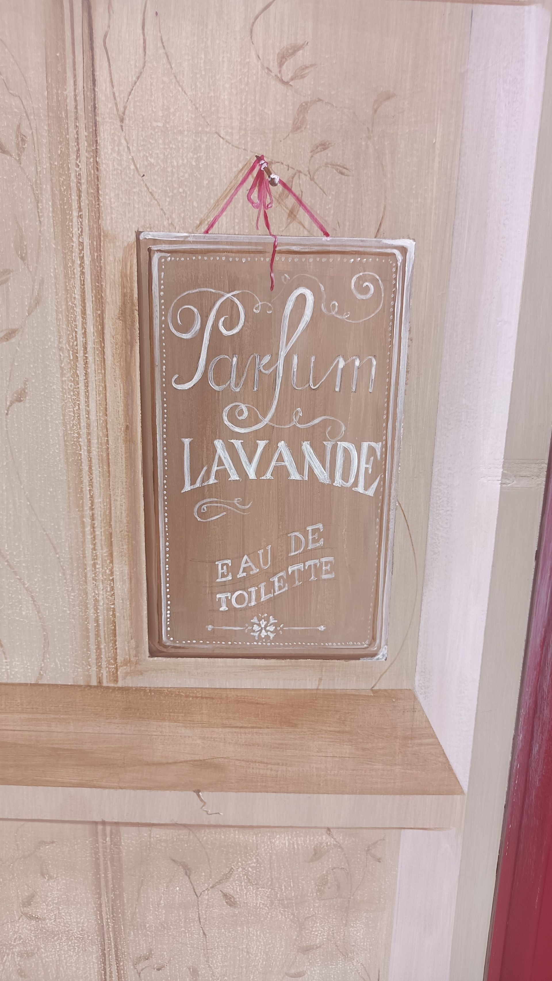 DECORAZIONE MOBILI