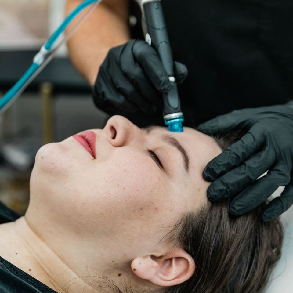 woman getting hydrafacial