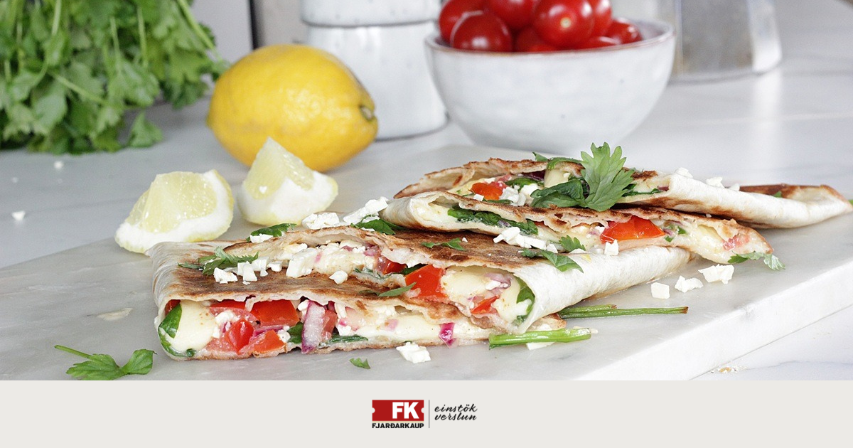 Stökkar quesadillas með grísku ívafi. Einstaklega ferskar með bráðnum mozzarella osti, fersku spínat