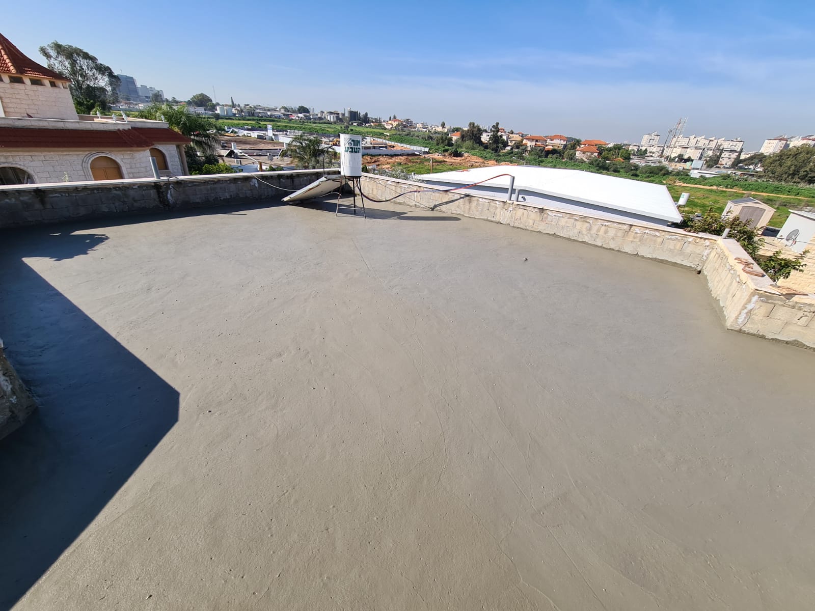 איטום גג מרוצף