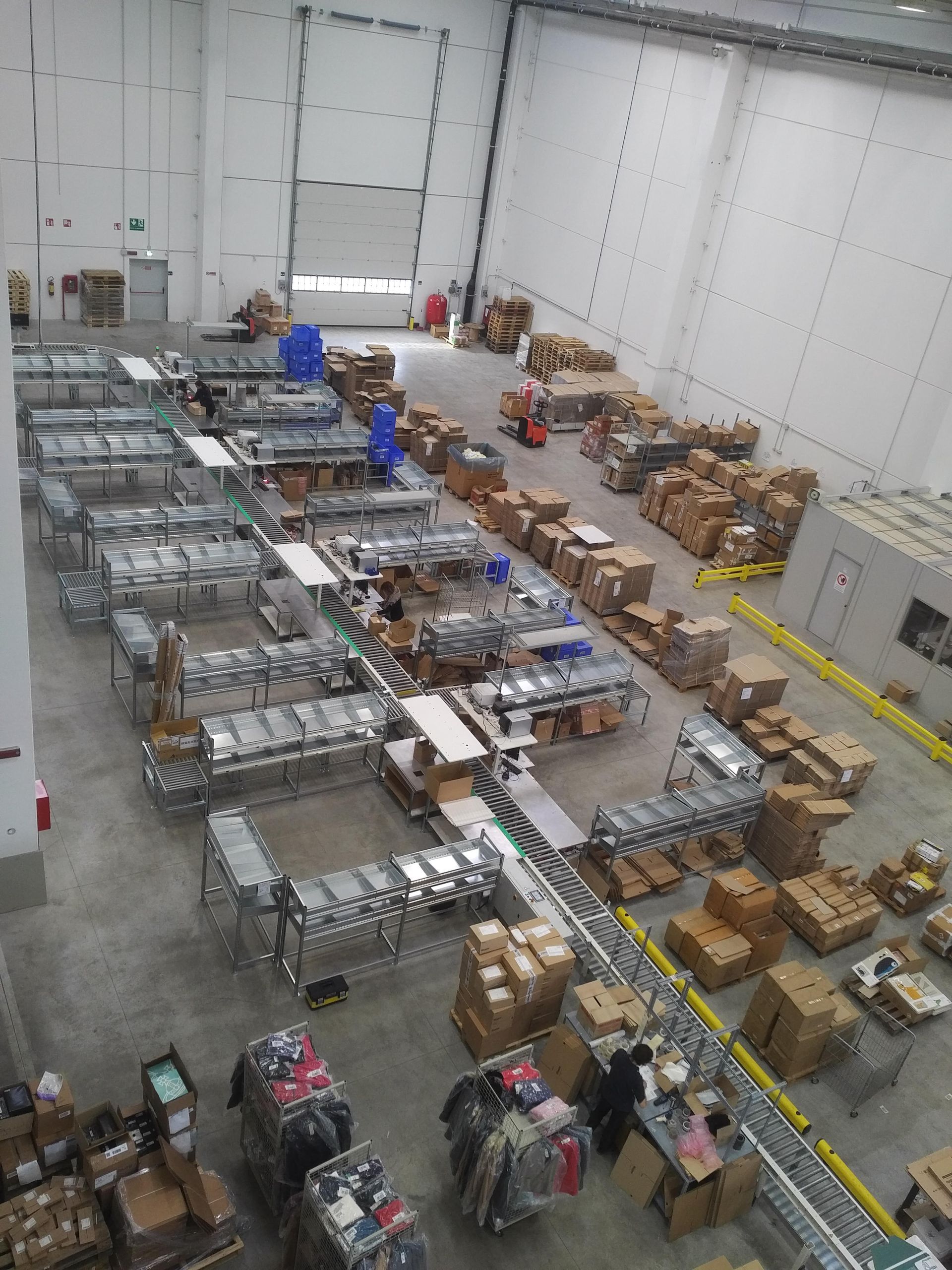 Sistema integrato di movimentazione industriale POLI
