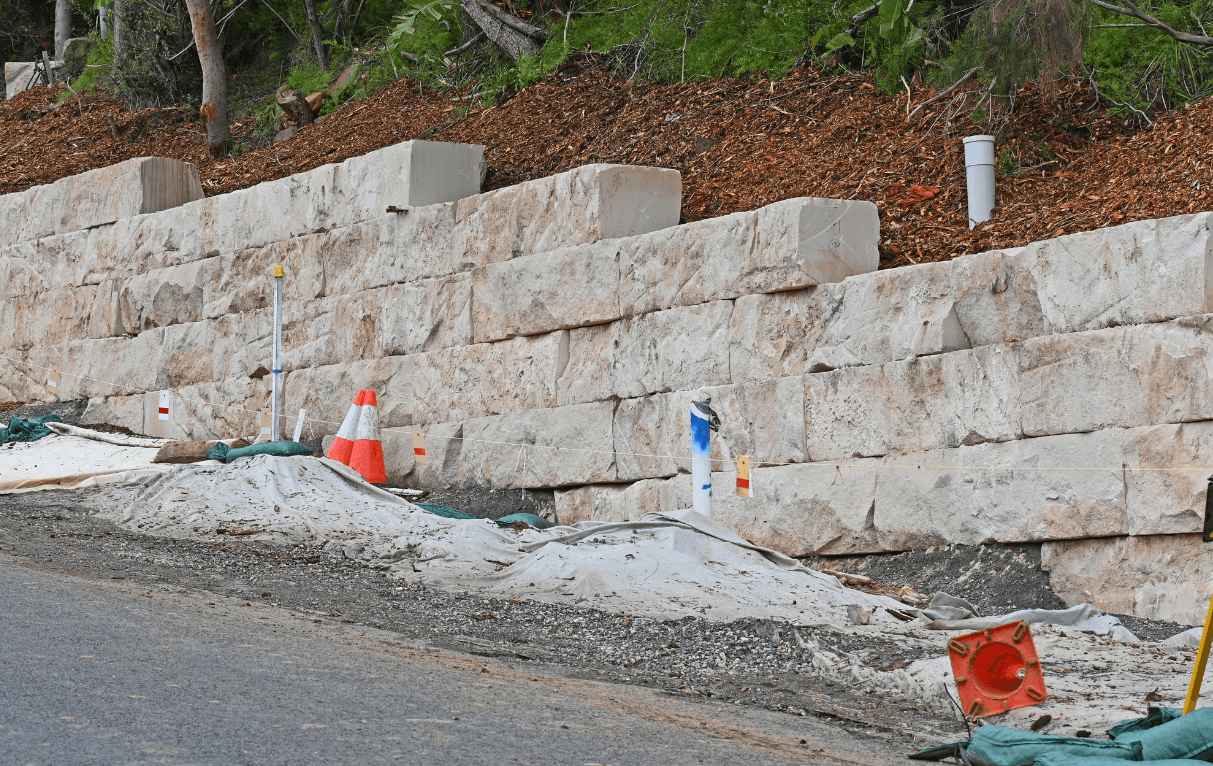 Large retaining wall in Tampa Fl