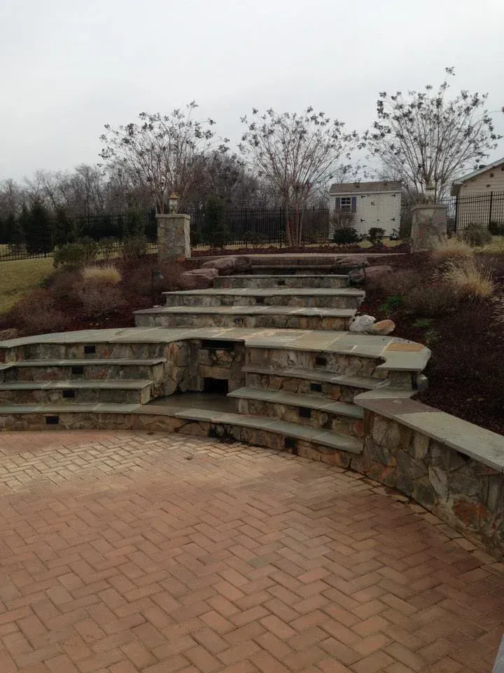 stone retaining wall installation