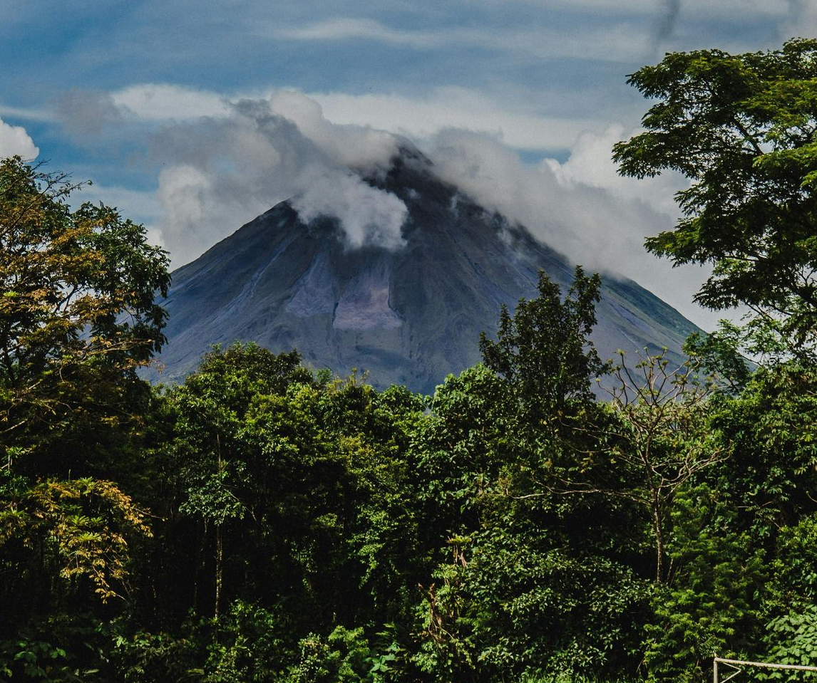Costa Rica volcano and nature adventure tour