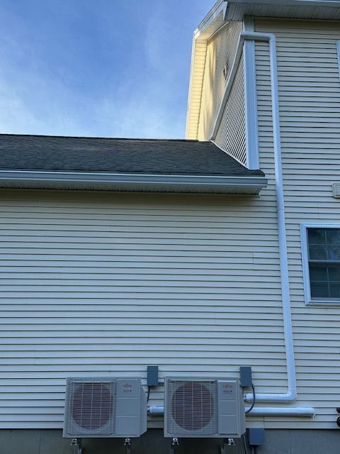 Electrician Installing Air Conditioning - HVAC Company  in Jericho, VT
