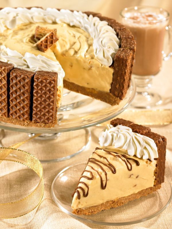 nutty buddy wafer bar pie with custard filling and wafer bars on the side