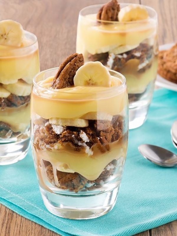 oatmeal creme pies layered with banana pudding and caramel sauce