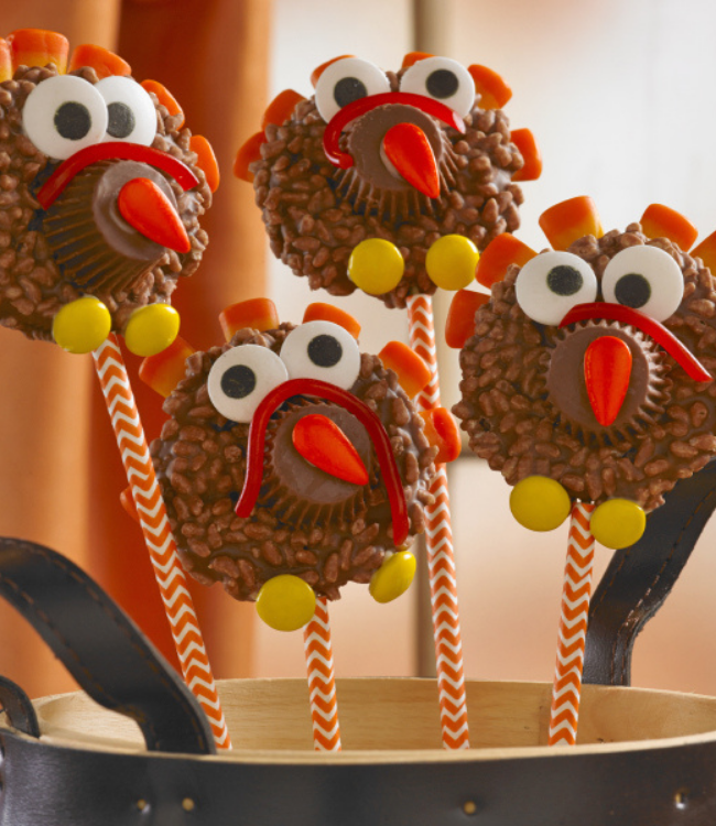 star crunch cookies decorated as turkeys