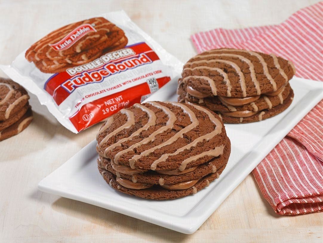 A package of fudd 's round cookies on a white plate