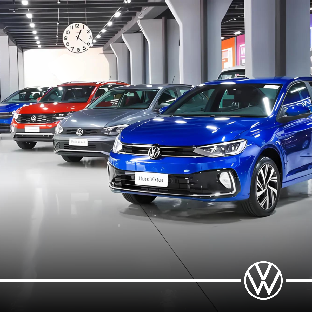 Vários carros da Volkswagen de cores diferentes em exposição no showroom de uma concessionária.