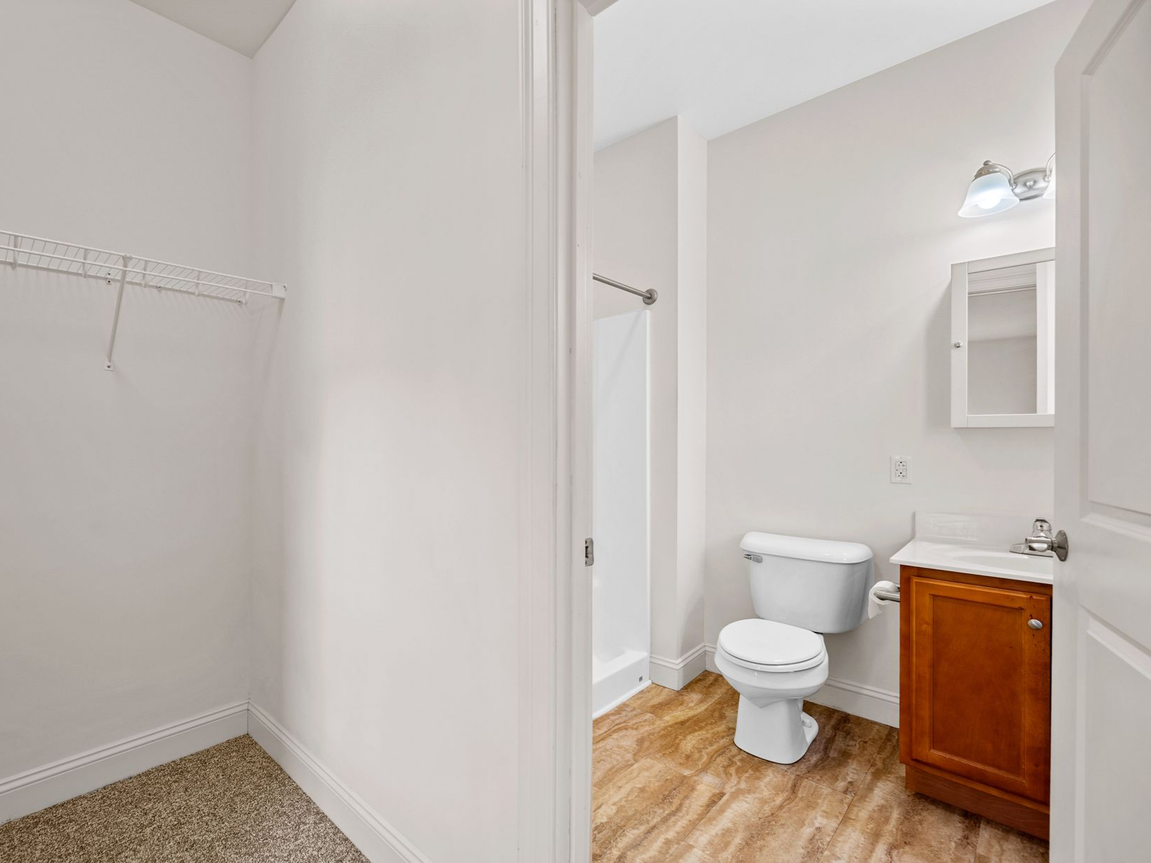 Kitchen with Clean Floor - Apartments in Essex Junction, VT Kitchen with Clean Floor - Apartments in Essex Junction, VT