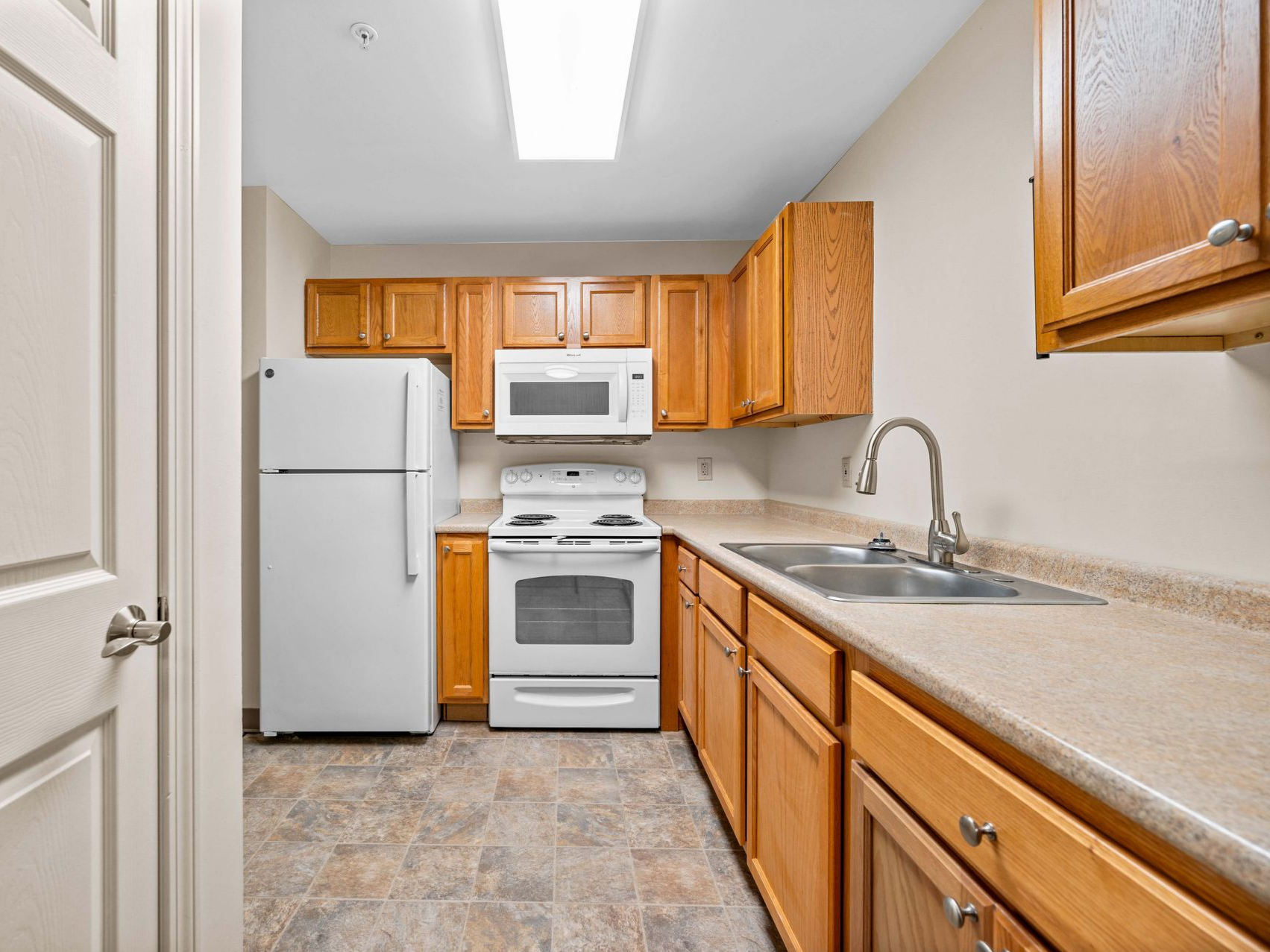 Wide Empty Room - Apartments in Essex Junction, VT Wide Empty Room - Apartments in Essex Junction, VT