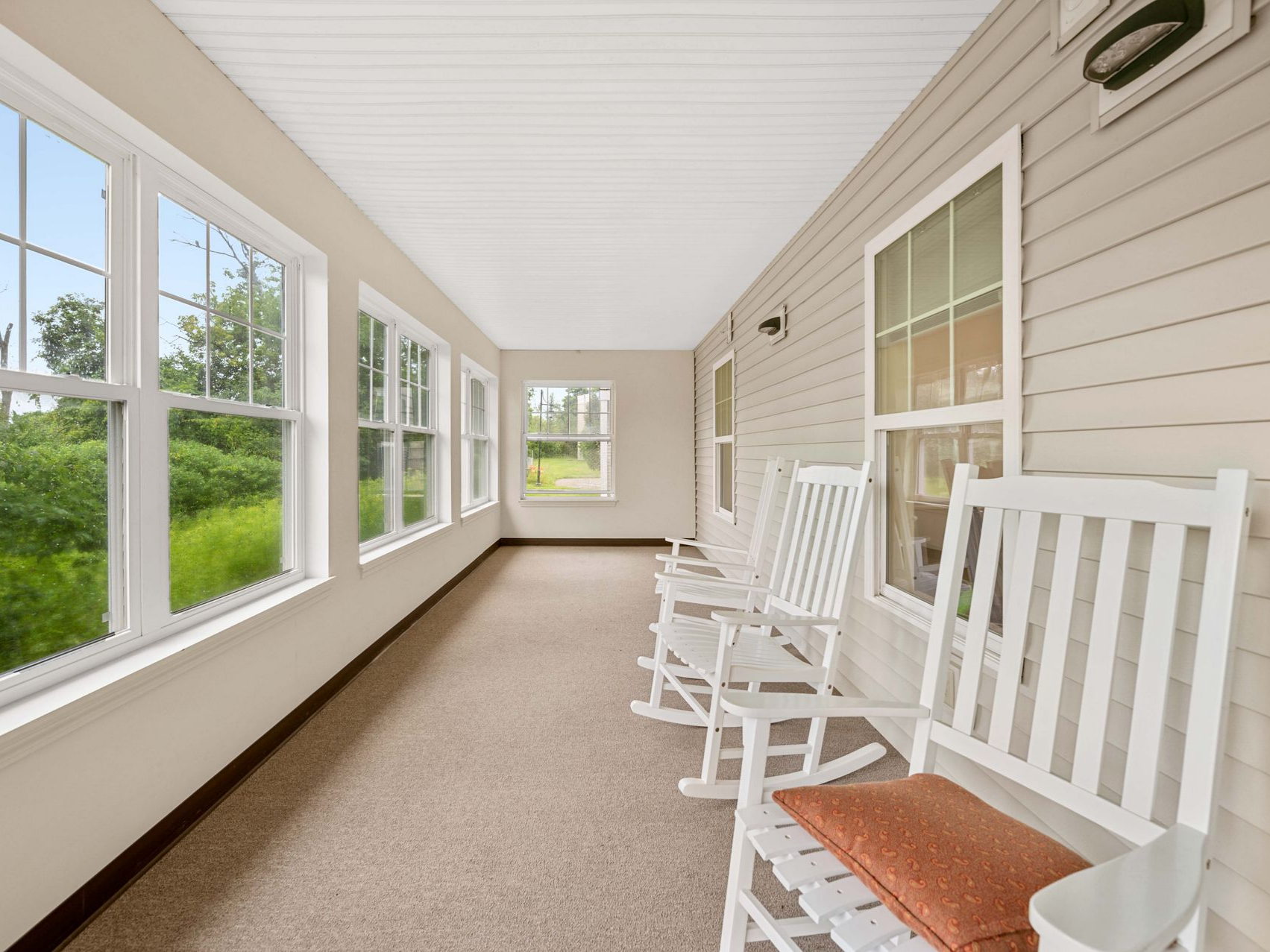Apartment Dining Room - Senior living in Essex Junction, VT Apartment Dining Room - Senior living in Essex Junction, VT