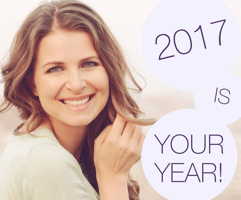 Woman smiling, holding hair, with speech bubbles: 