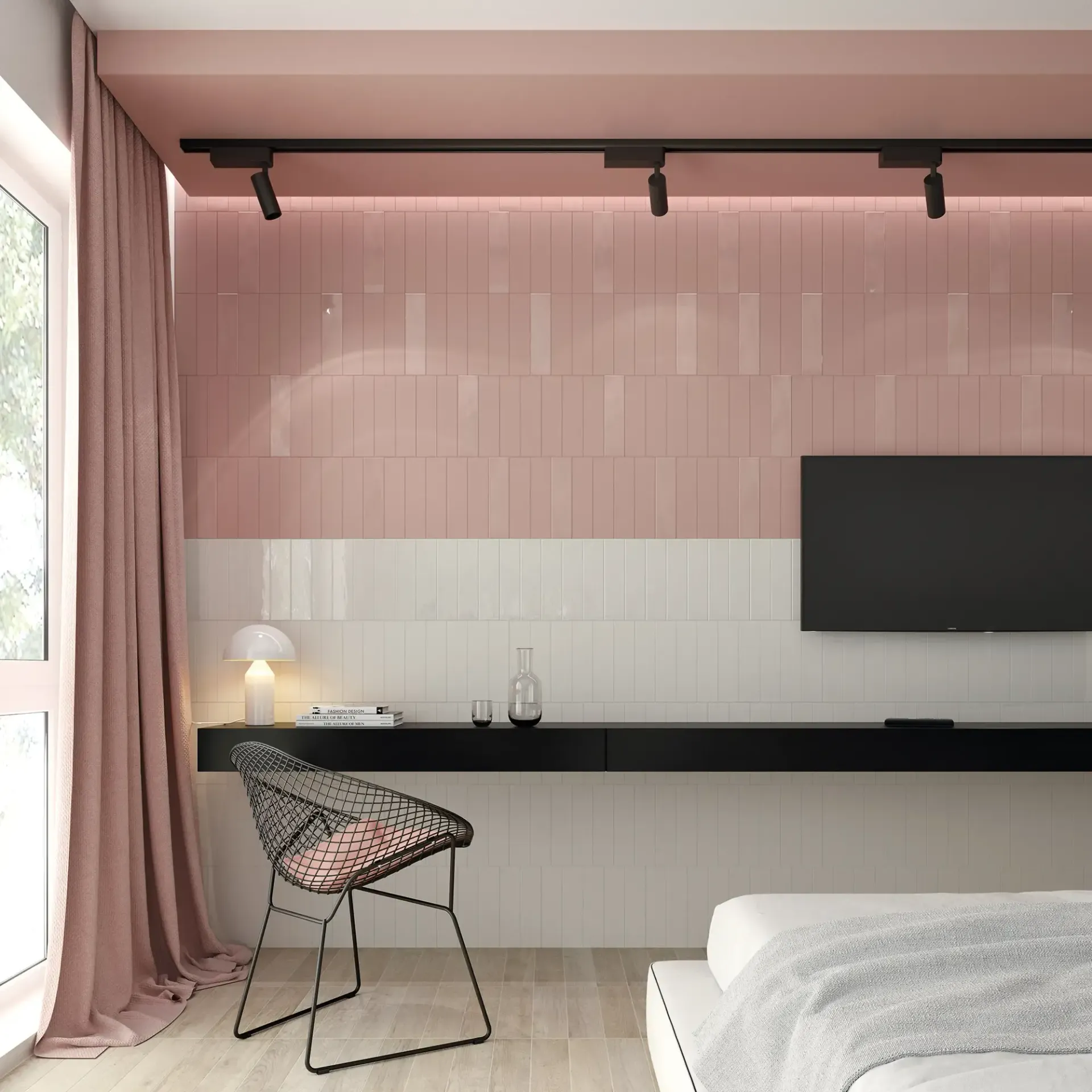 Dormitorio minimalista rosa con escritorio, silla, televisor montado en la pared y gran ventanal con cortinas.