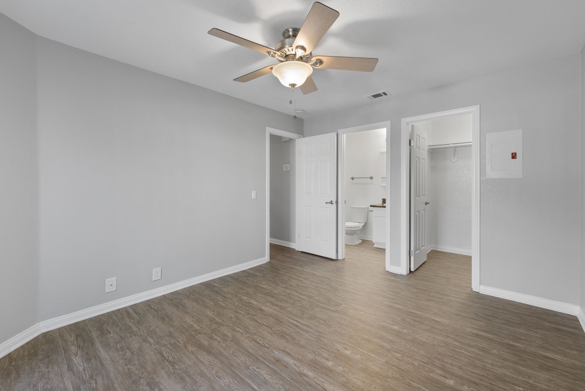 Bedroom with ceiling fan