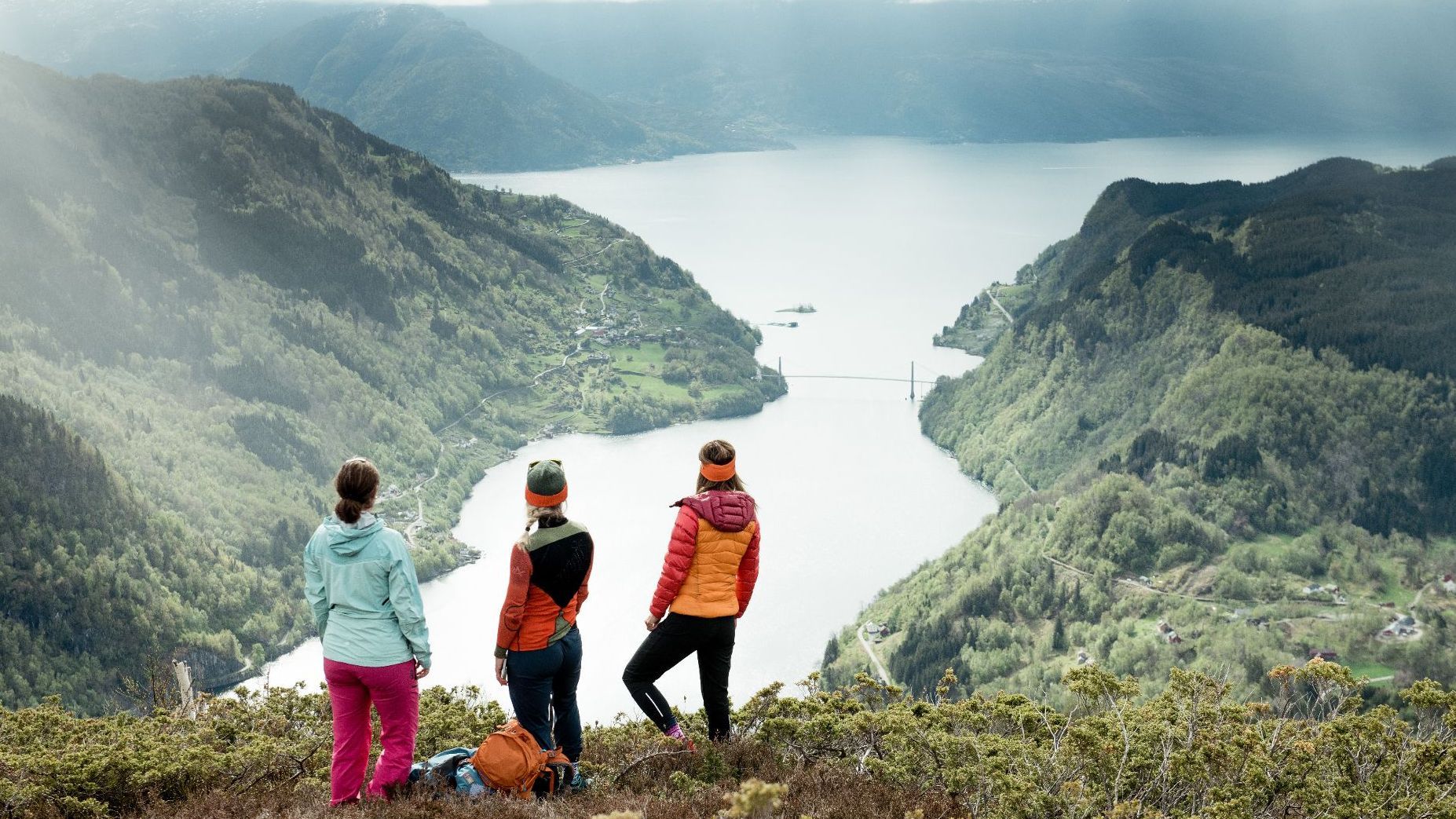 People on a hike in Fyksesund