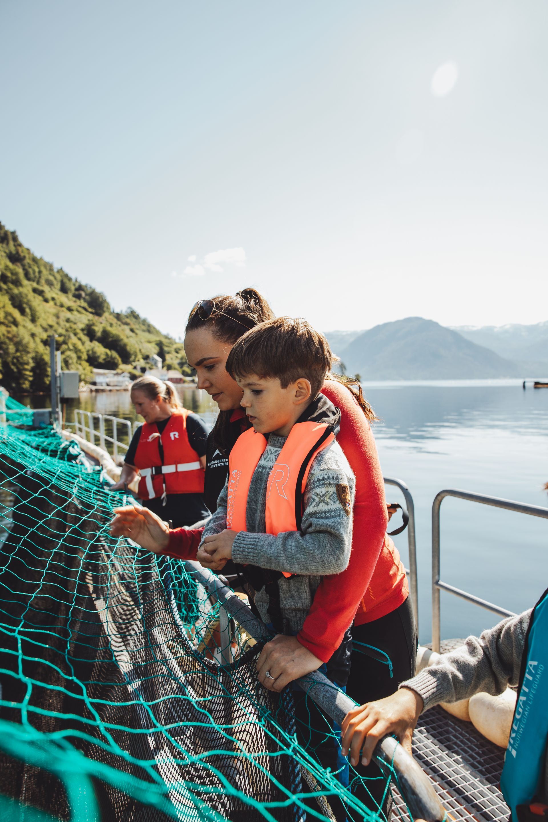A visit to Hardanger Akvasenter's salmon farm.. Photo: Ruben Soltvedt