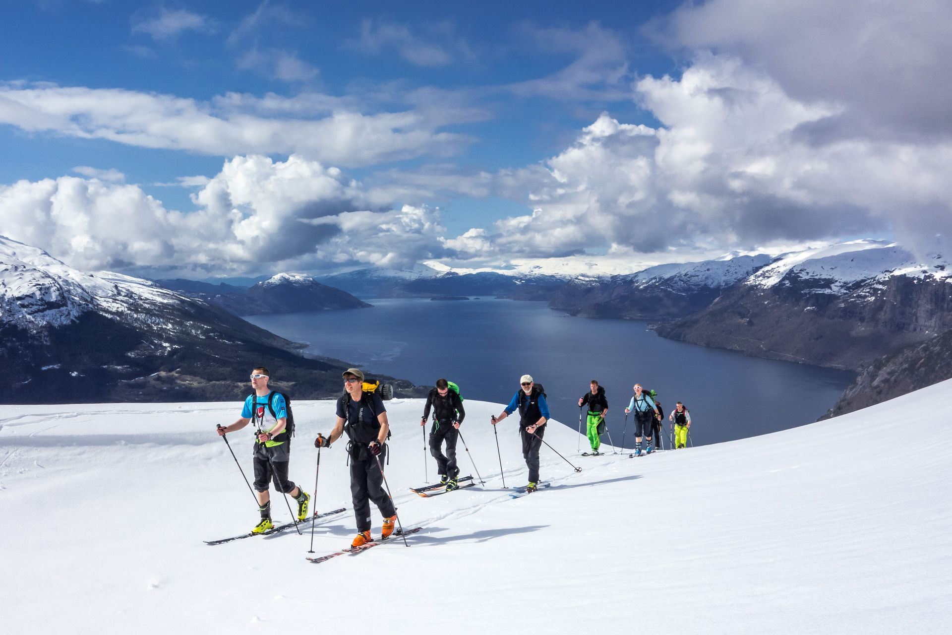 Guided ski touring to Mt. Oksen in the Hardangerfjord